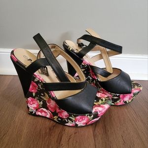 Puzzles floral platform wedge heels
